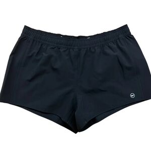 Vineyard Vines Performance Shorts in Black